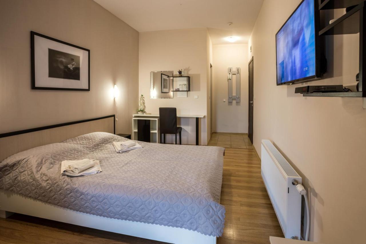 Hanovete Hotel Pliska Bagian luar foto
