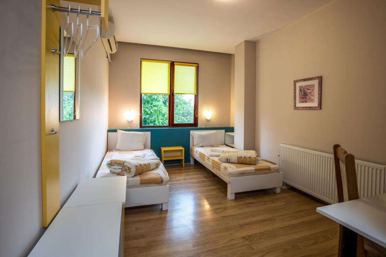 Hanovete Hotel Pliska Bagian luar foto