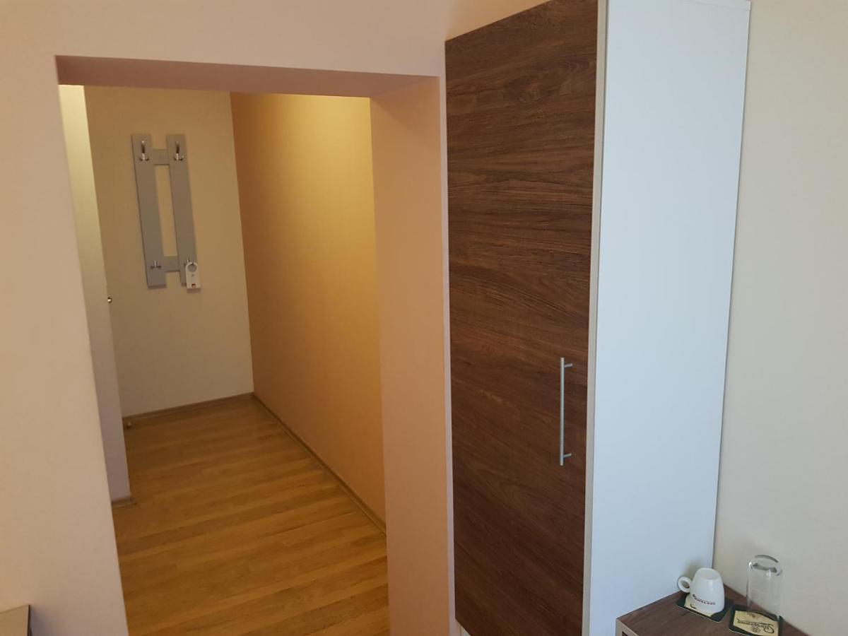 Hanovete Hotel Pliska Bagian luar foto